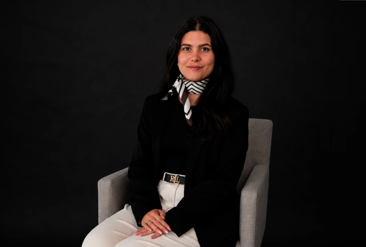 Daniela Lu&iacute;s Soeiro  - Associada